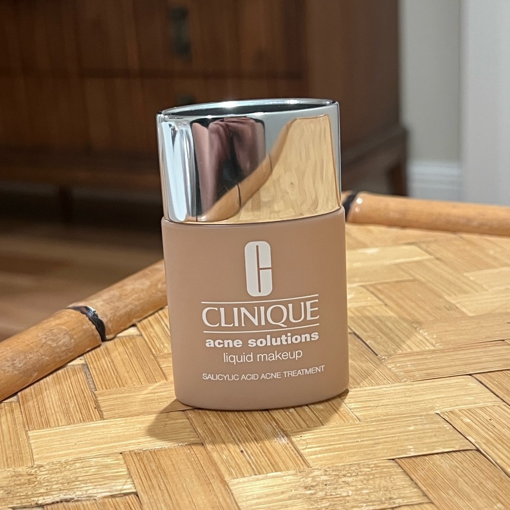 Clinique Acne Solutions Liquid Makeup - Fresh Cream Chamois